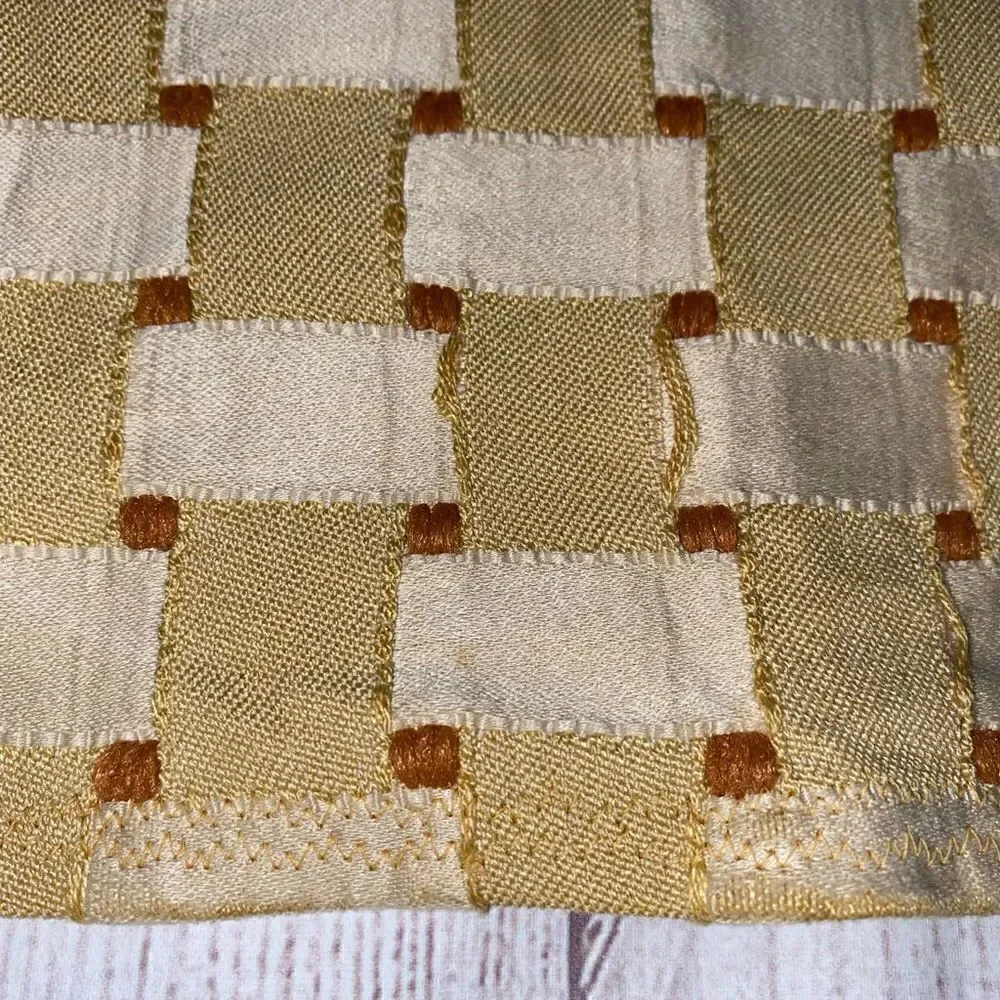 Vintage basket weave table runner 40”x14”